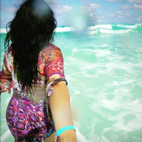 Follow me on INSTAGRAM LICIOUSCLOSET99 - Picture 4 of 5